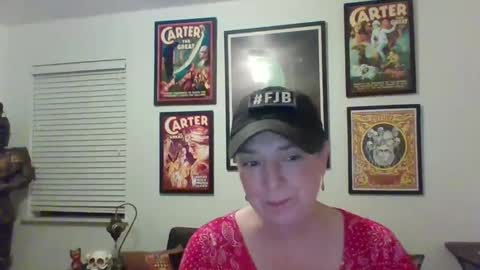 Snapshot of wendycu chatting on 12.16.24 WendyCU online show from 12.16.24