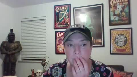 Snapshot of wendycu chatting on 12.22.24 WendyCU online show from 12.22.24