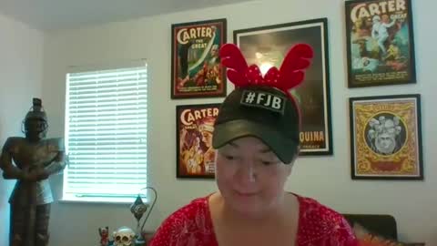 Snapshot of wendycu chatting on 12.24.24 WendyCU online show from 12.24.24