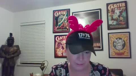 Snapshot of wendycu chatting on 12.26.24 WendyCU online show from 12.26.24