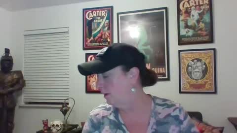 Snapshot of wendycu chatting on 01.06.25 WendyCU online show from 01.06.25