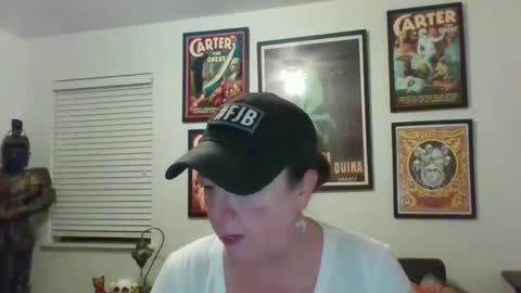 Snapshot of wendycu chatting on 01.09.25 WendyCU online show from 01.09.25