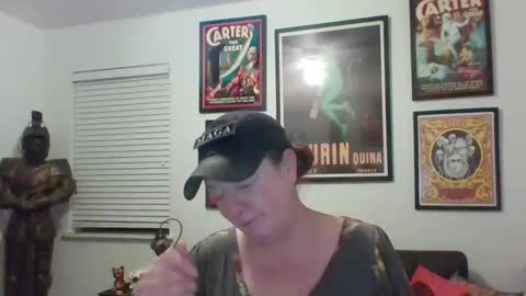 Snapshot of wendycu chatting on 02.01.25 WendyCU online show from 02.01.25
