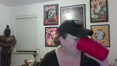Snapshot of wendycu chatting on 02.11.25 WendyCU online show from 02.11.25