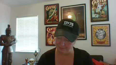 Snapshot of wendycu chatting on 02.13.25 WendyCU online show from 02.13.25