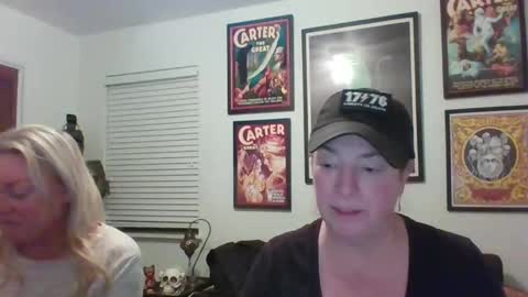 Snapshot of wendycu chatting on 02.14.25 WendyCU online show from 02.14.25