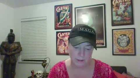 Snapshot of wendycu chatting on 03.04.25 WendyCU online show from 03.04.25