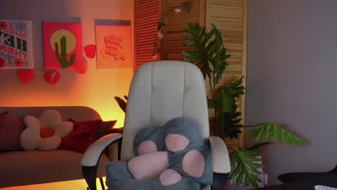 Snapshot of wesleegray chatting on 05.04.26 little girl who is always rightLisa online show from 05.04.26
