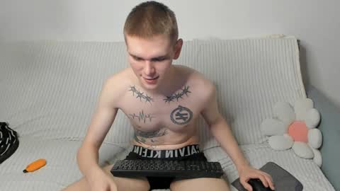 Snapshot of wesleyross chatting on 01.11.25 Wes online show from 01.11.25