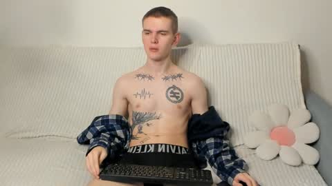 Snapshot of wesleyross chatting on 01.12.25 Wes online show from 01.12.25