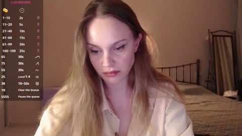 Lana online show from 09.12.25