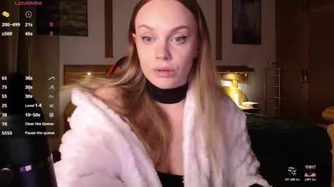 Lana online show from 11.03.25
