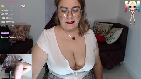 Snapshot of wet_liss chatting on 01.09.25 Diva online show from 01.09.25
