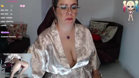 Snapshot of wet_liss chatting on 01.10.25 Diva online show from 01.10.25