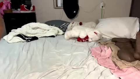 Snapshot of wetcreamerr chatting on 01.12.25 SheSquirts online show from 01.12.25