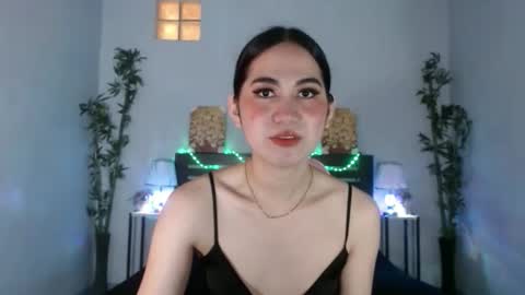 Snapshot of wetcumnaughty69_rihanna chatting on 10.02.25 Rihanna online show from 10.02.25