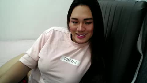 Snapshot of wetdreamasiax chatting on 09.27.25 jess online show from 09.27.25