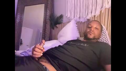 Snapshot of wettdreammcumtru chatting on 10.14.25 Magic johnson 313 online show from 10.14.25