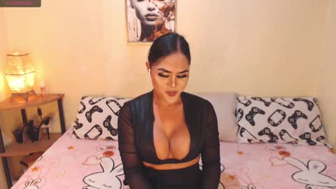 Snapshot of wetwildsugar69 chatting on 01.11.25 sam sugar online show from 01.11.25