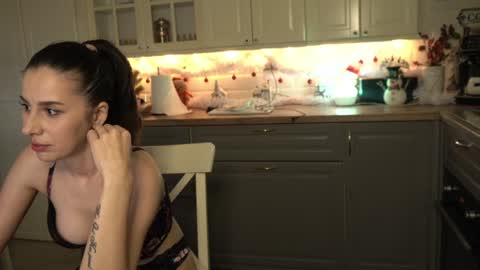 Snapshot of whats_her_name chatting on 12.30.24 Victoria Maria online show from 12.30.24