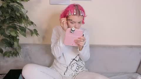 Lola online show from 07.10.26