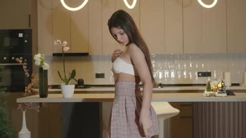 Naomi online show from 12.02.25