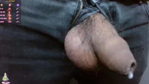 Snapshot of whispers_caplan chatting on 01.11.25 yors online show from 01.11.25