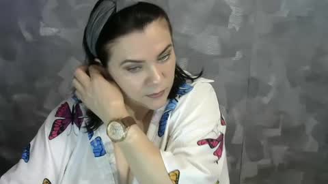 white__queen_ online show from 07.21.26