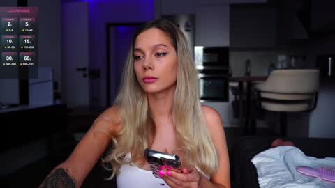 Snapshot of whitebanny chatting on 01.20.25 Kate  online show from 01.20.25