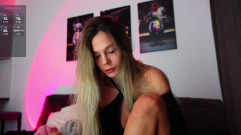 Snapshot of whitebanny chatting on 01.21.25 Kate  online show from 01.21.25