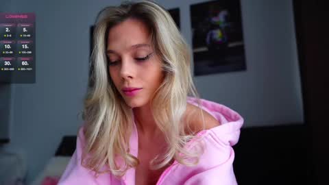 Snapshot of whitebanny chatting on 02.06.25 Kate  online show from 02.06.25