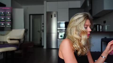 Snapshot of whitebanny chatting on 02.11.25 Kate  online show from 02.11.25