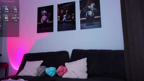 Snapshot of whitebanny chatting on 03.11.25 Kate  online show from 03.11.25