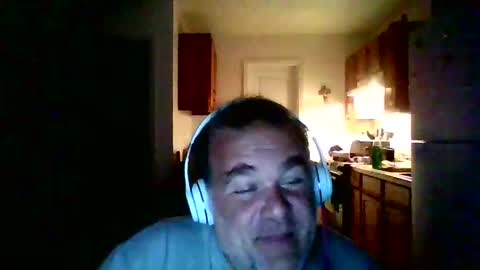 Snapshot of whiteboyguidx chatting on 10.05.25 Tony Floyd online show from 10.05.25