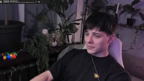 Snapshot of whiteegrimm chatting on 12.24.24 Gus online show from 12.24.24
