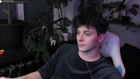 Snapshot of whiteegrimm chatting on 01.03.25 Gus online show from 01.03.25