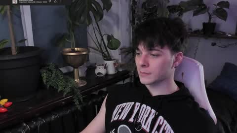 Snapshot of whiteegrimm chatting on 01.22.25 Gus online show from 01.22.25