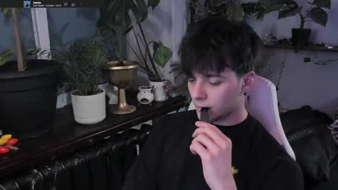 Snapshot of whiteegrimm chatting on 01.24.25 Gus online show from 01.24.25