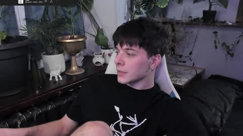 Snapshot of whiteegrimm chatting on 02.04.25 Gus online show from 02.04.25