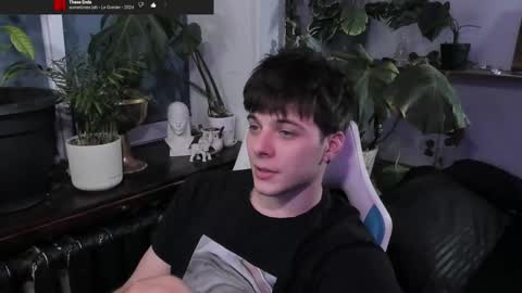 Snapshot of whiteegrimm chatting on 03.11.25 Gus online show from 03.11.25