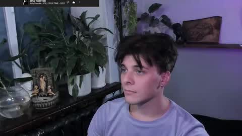 Snapshot of whiteegrimm chatting on 10.03.25 Gus online show from 10.03.25