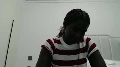 whitenightandqueen online show from 04.14.26