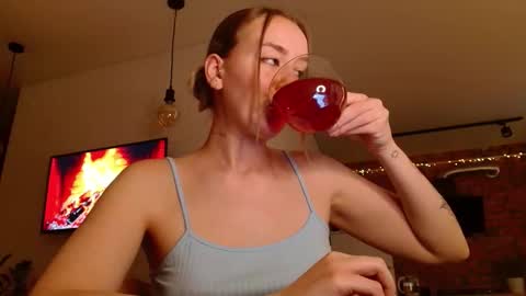 Snapshot of whiteprincessluna chatting on 10.06.25 You wont find me here on Saturdays and Sundays  online show from 10.06.25