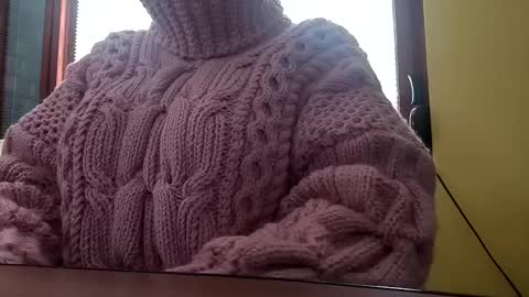 whitesweater online show from 10.22.25