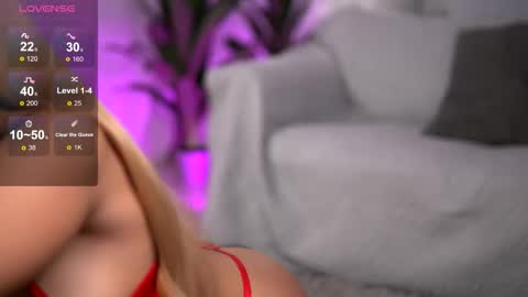 Snapshot of whitneyandrews chatting on 09.30.25 whitneyandrews online show from 09.30.25