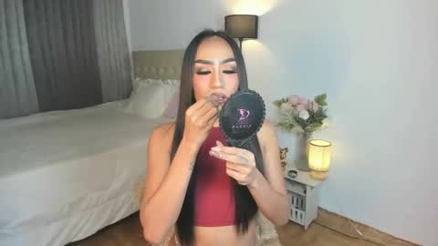 Snapshot of whitneytop69 chatting on 11.08.25 Arra Brown online show from 11.08.25