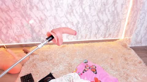 whitneyyfox online show from 12.15.24