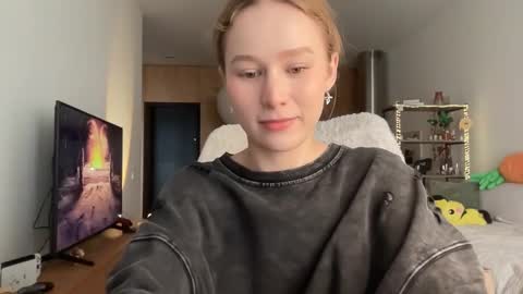 Alisa online show from 09.18.25