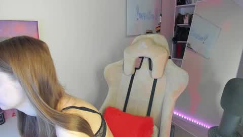 Snapshot of whole_eternity chatting on 12.03.24 Abby online show from 12.03.24