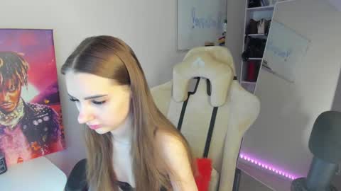 Snapshot of whole_eternity chatting on 12.04.24 Abby online show from 12.04.24